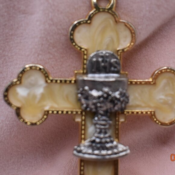 Wall Cross for Childs Room - Picture 2 of 4